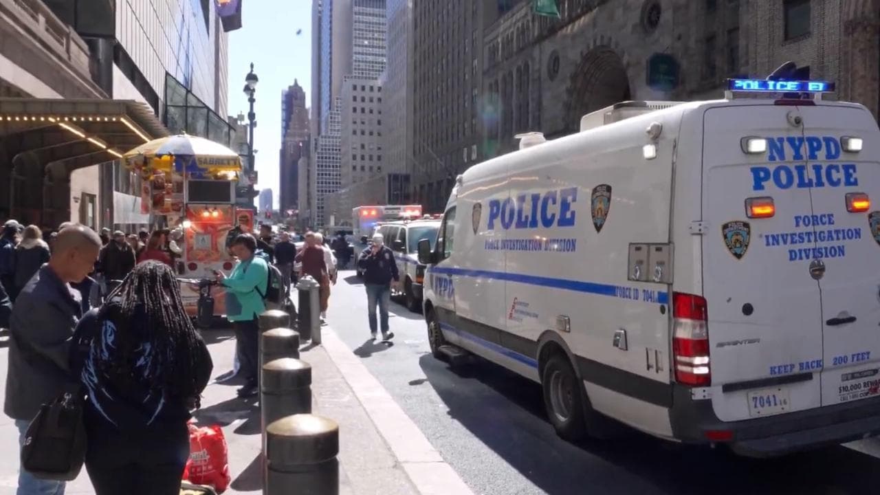 New York, aggredisce passanti con un machete alla Grand Central Station: ucciso dalla polizia