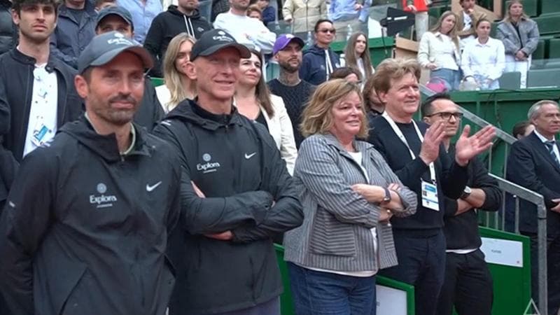 Günahkar, Monte Carlo'da ailesinin ve Laila'nın önünde kazanır. Sonunda anne belirir ve ağlar