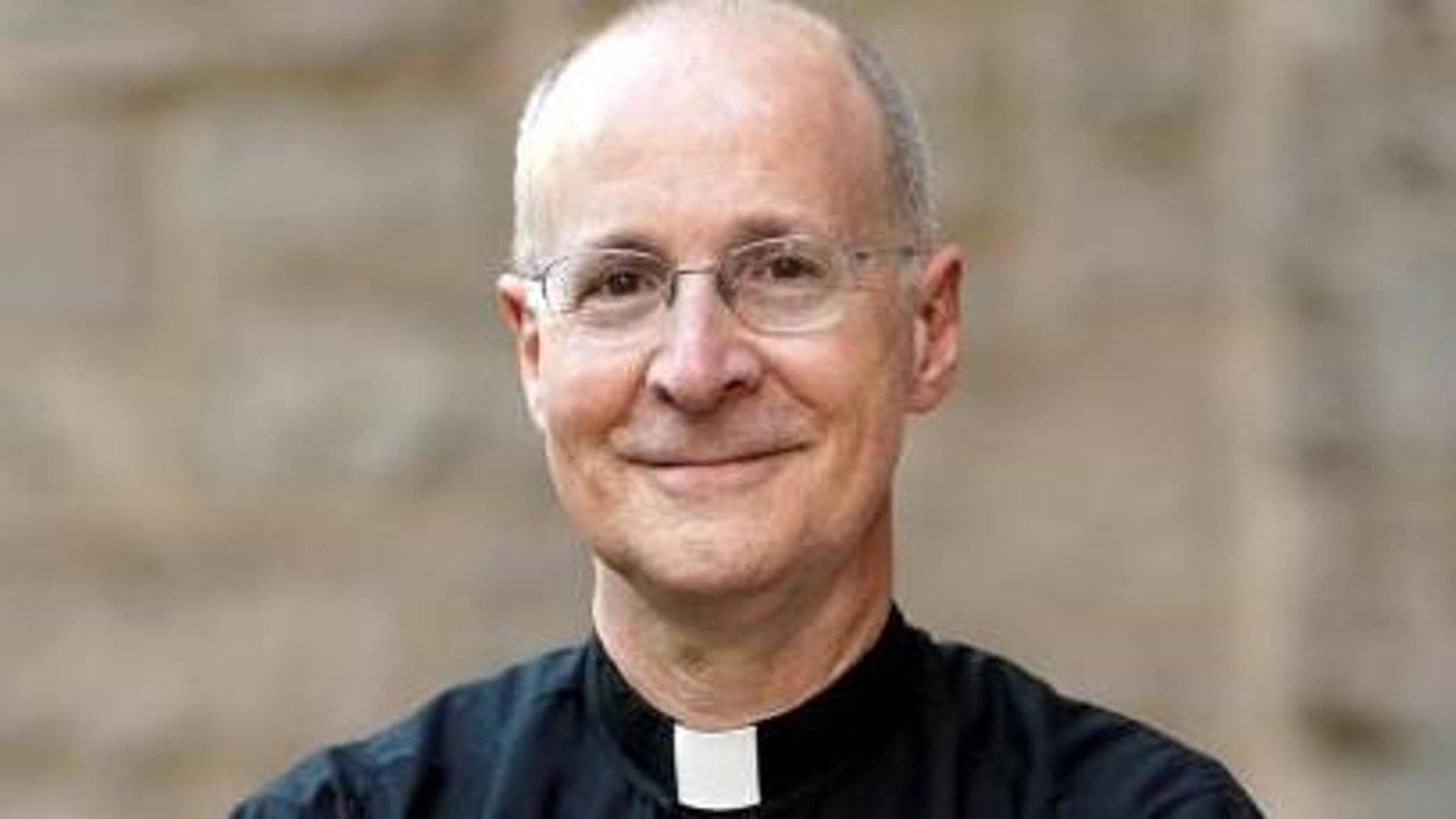 James Martin: “Il Papa non è anti-Trump. Ma è a favore di Gesù. E Gesù non diceva: ‘Beati i guerrafondai’”