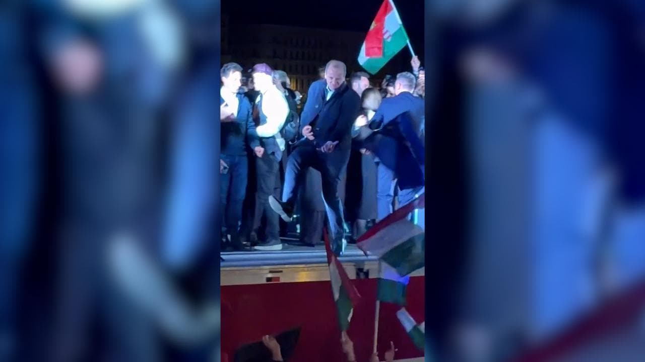 Ungheria, il potenziale nuovo ministro della Salute balla scatenato sul palco della vittoria
