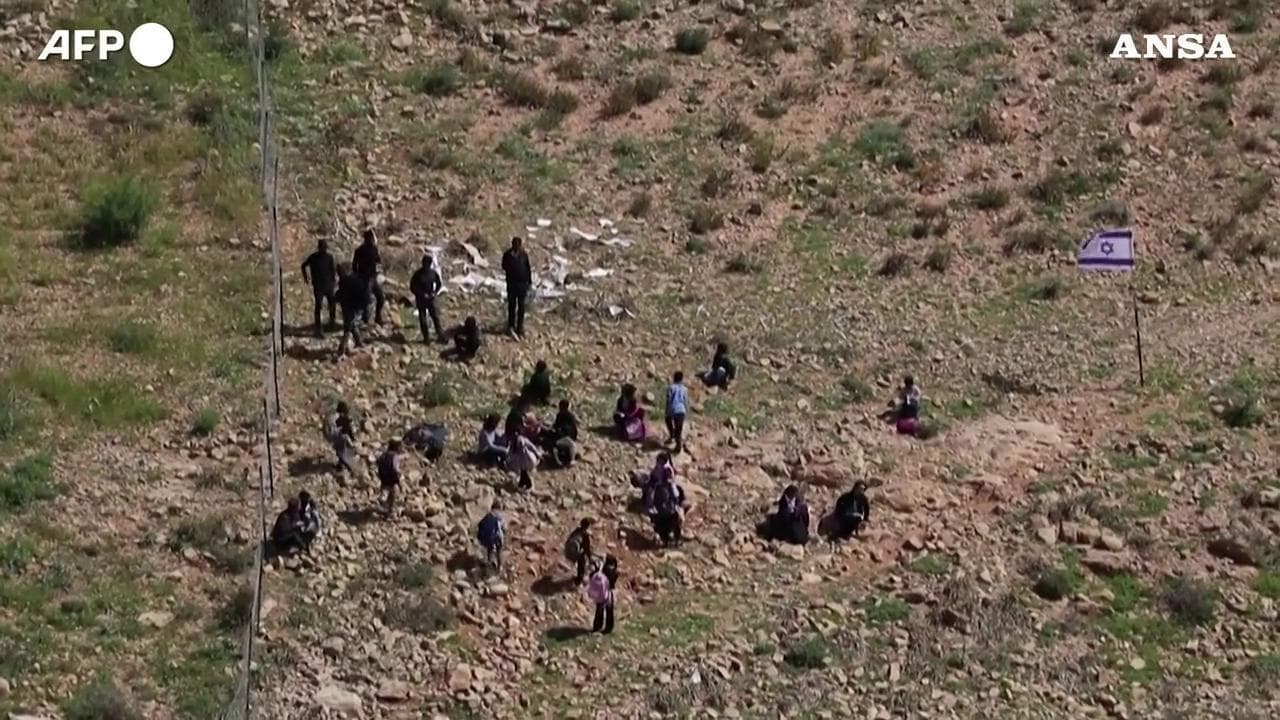 Cisgiordania, l'esercito israeliano impedisce ai bambini palestinesi di raggiungere una scuola