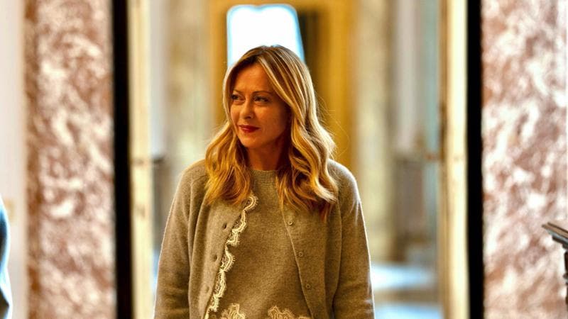 Anteprima: Meloni, la difesa tardiva: “Da Trump contro il Papa parole inaccettabili”. Opposizioni in…
