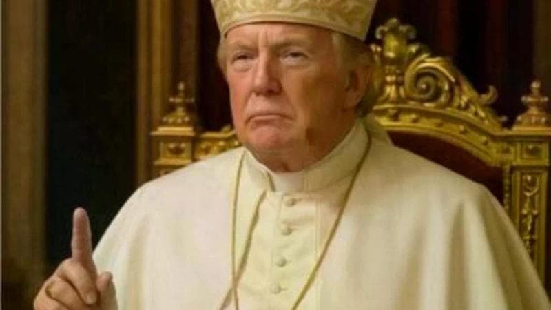 Trump nei panni del Papa