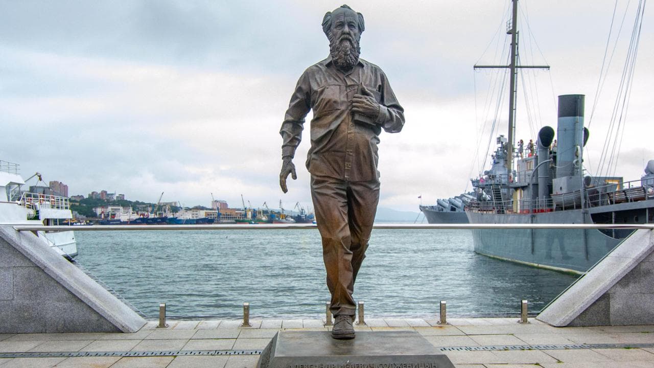 Chiude il museo del Gulag, tornano i busti di Stalin. La Russia putiniana riscrive la sua Storia