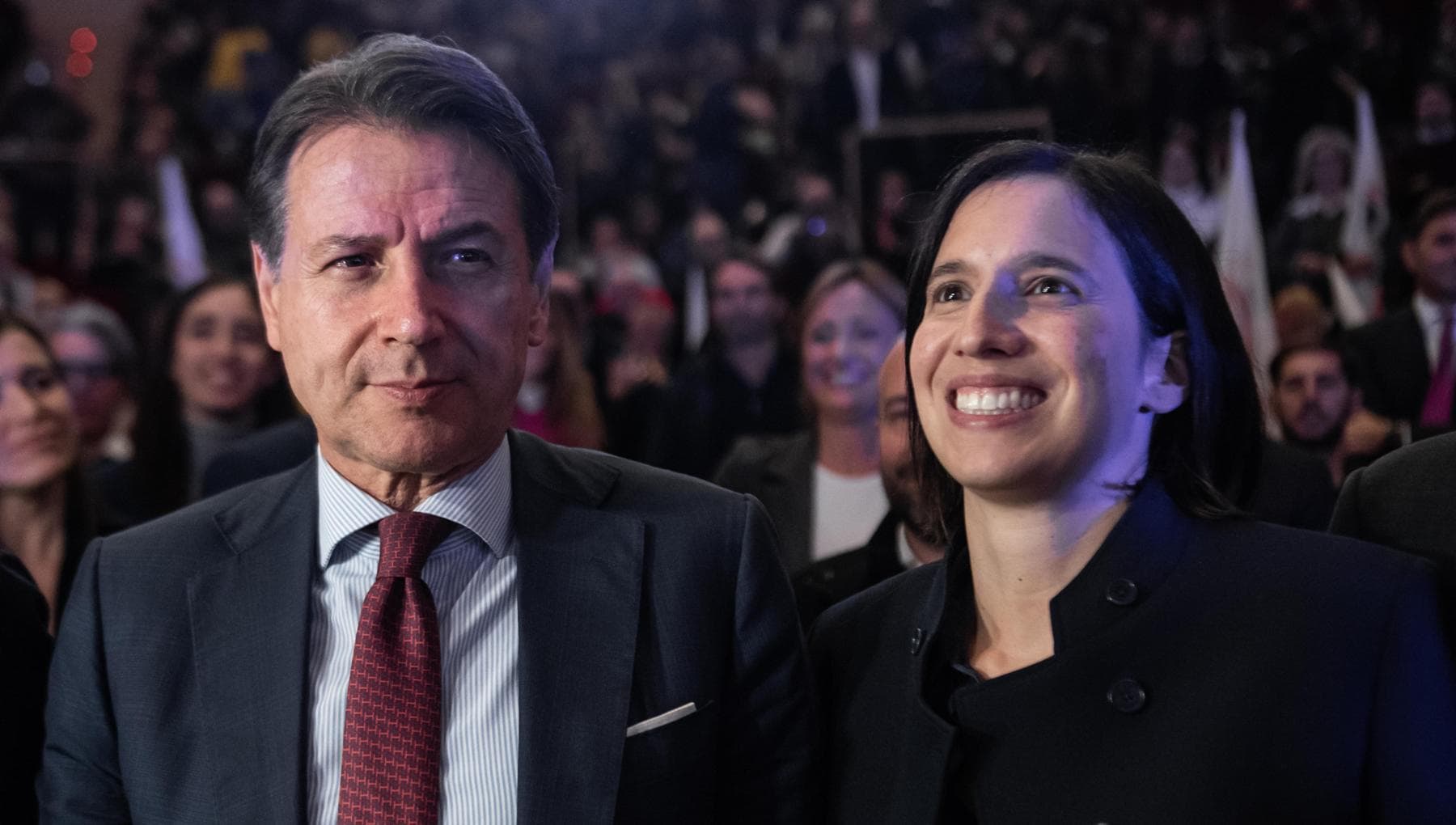 Da vent'anni il centrosinistra ha sostituito la politica con un trucco: le primarie