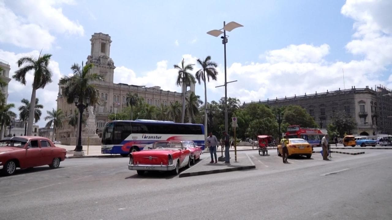 Cuba: strade vuote, locali chiusi, voli sospesi. Turismo addio: "Qui non viene più nessuno"