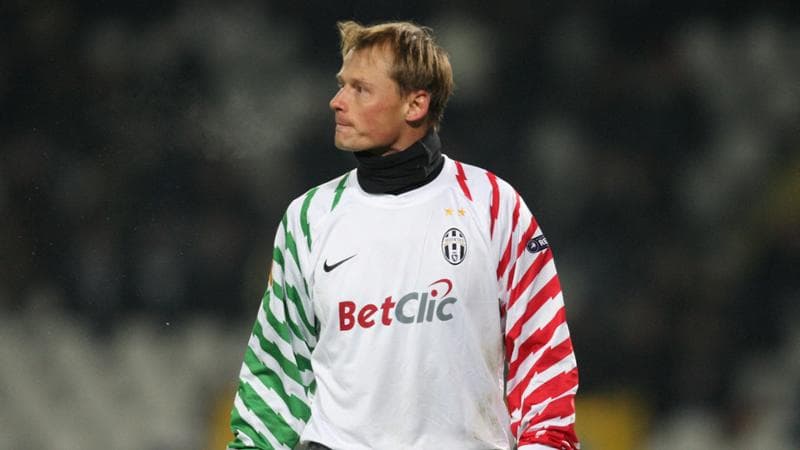 Alex Manninger, morto l’ex portiere della Juve: la sua auto travolta da un treno in Austria