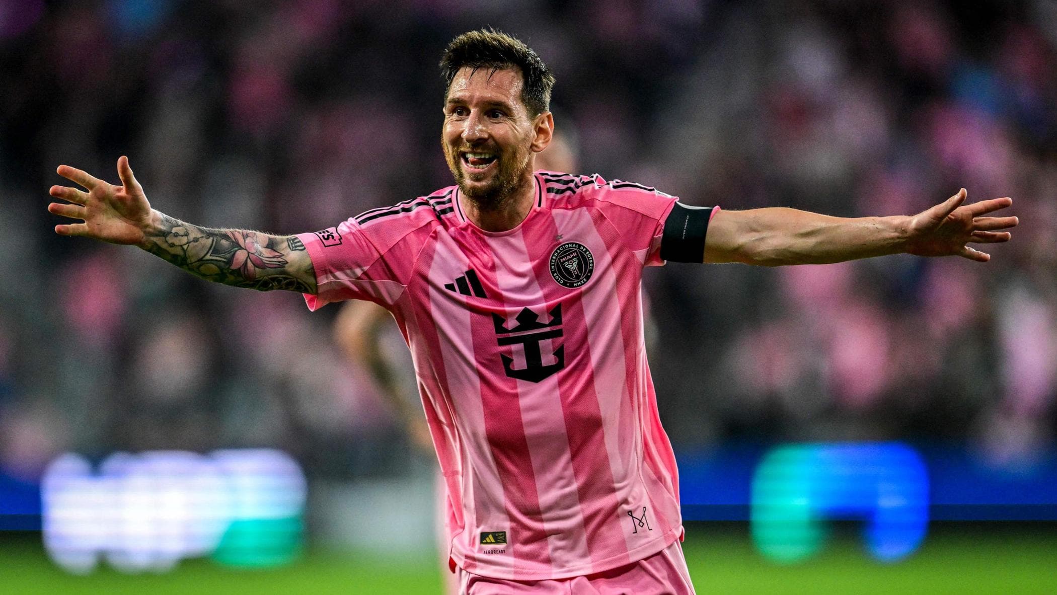 Messi, Ronaldo'yu taklit ediyor ve Cornellà'nın yeni sahibi Arjantinli yıldız İspanyol kulübü satın alıyor – Futbol