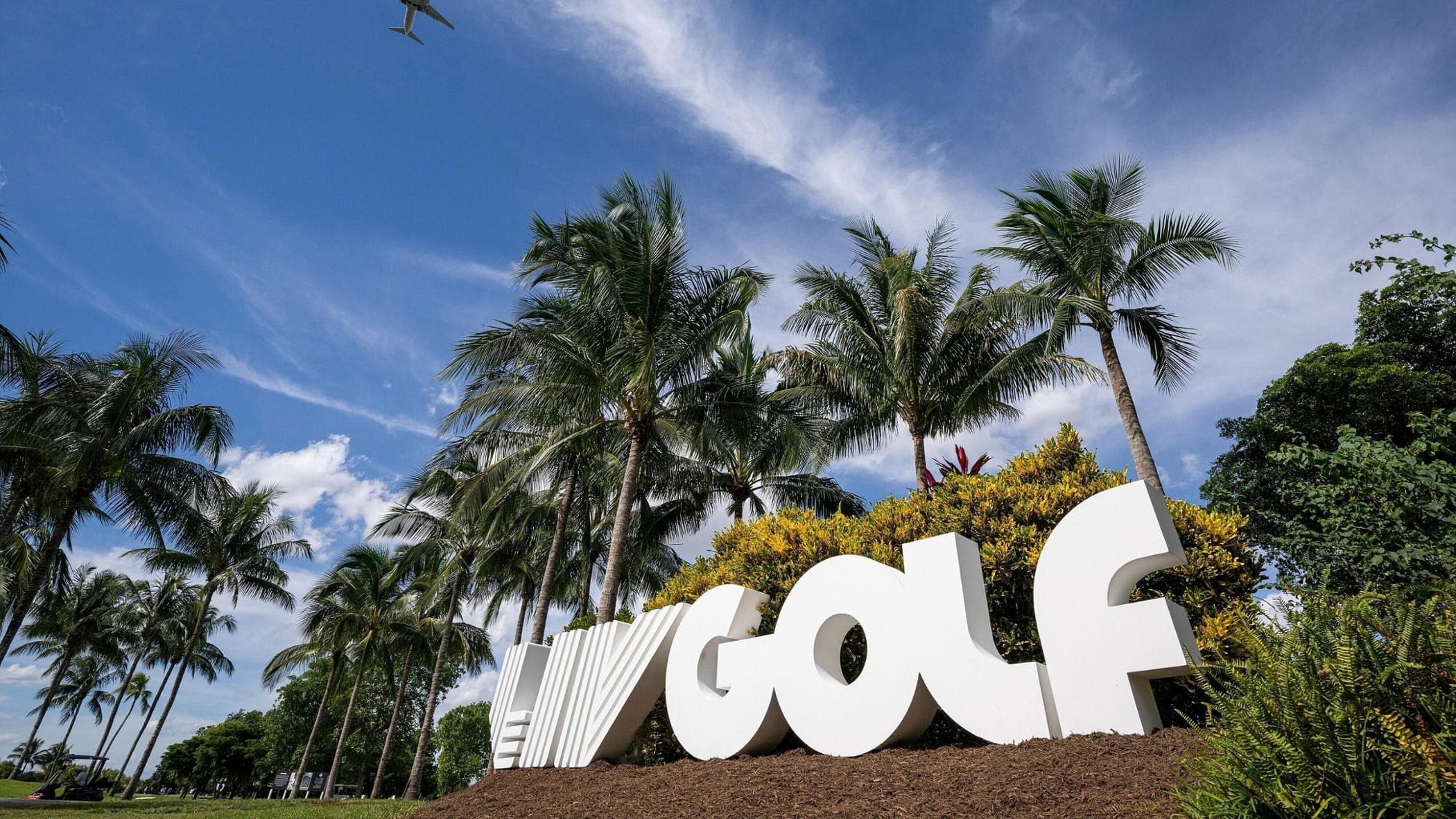 Golf, a rischio il tour dei sauditi e di Trump: squadre in vendita per non chiudere