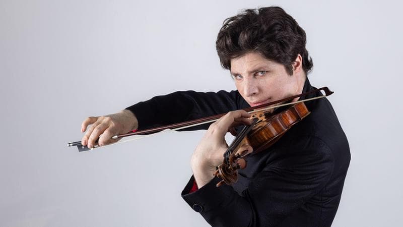 Il violinista Augustin Hadelich