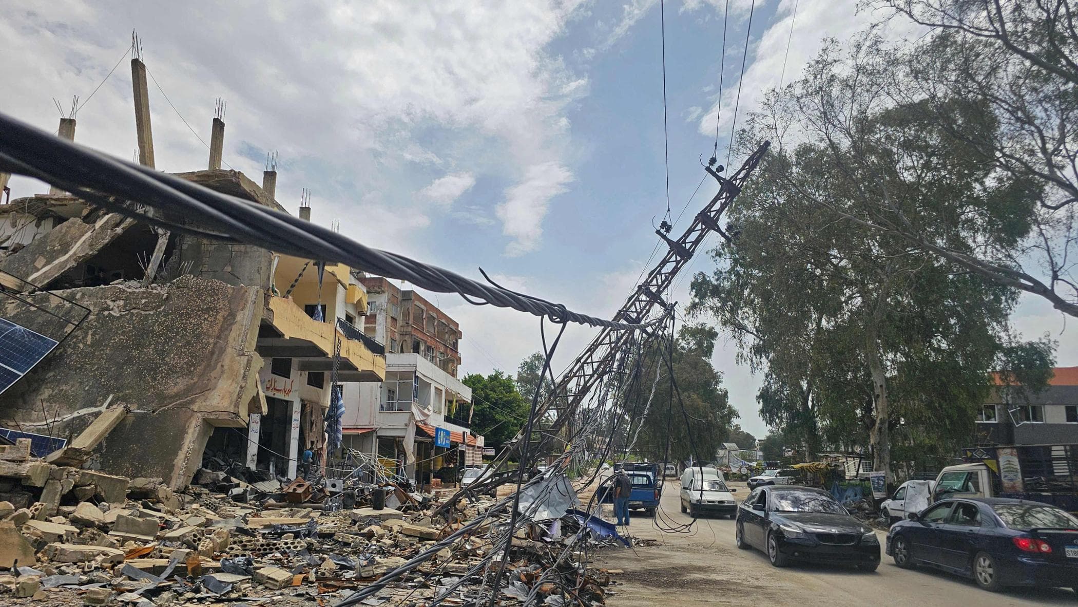 Lo scrittore libanese: “Temiamo che i bombardamenti ora riprendano all’improvviso”