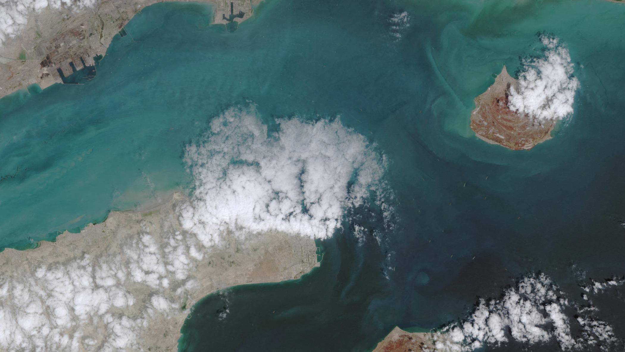 La tregua in Libano apre lo Stretto di Hormuz: “Ma resta il blocco Usa”