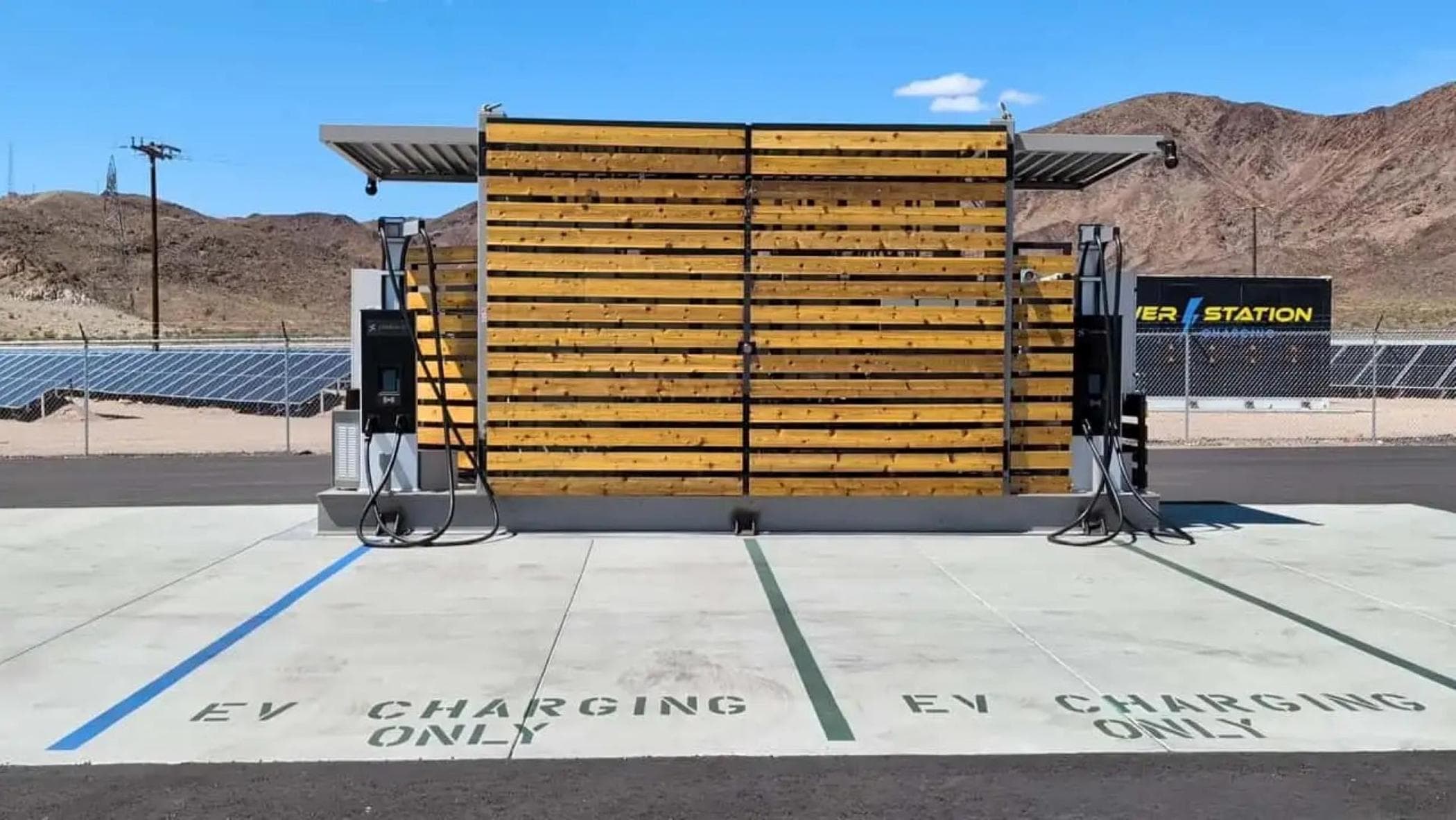 Elektrikli otomobil, güneş panelleri sayesinde ücretsiz şarj istasyonuna kavuşuyor. Nasıl çalışır?