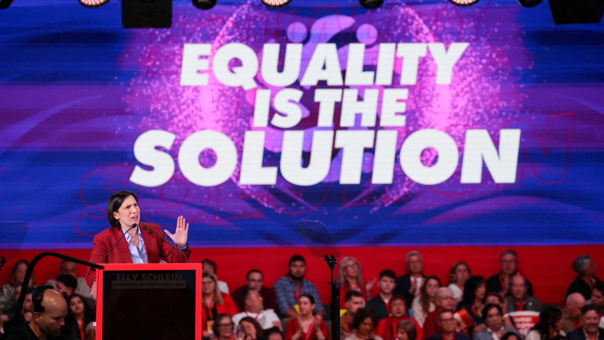 Schlein ospite di Sánchez esalta il modello spagnolo: “Nel Golfo dopo la pace”