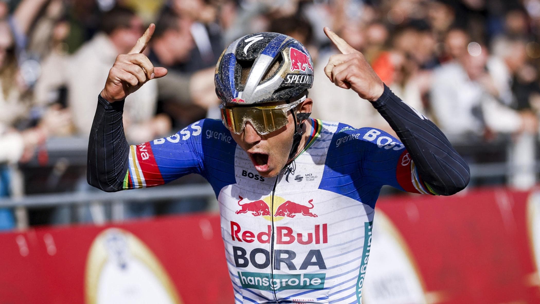 Evenepoel vince l’Amstel Gold Race allo sprint su Skjelmose. Bravo Frigo, 10° e sempre all’attacco