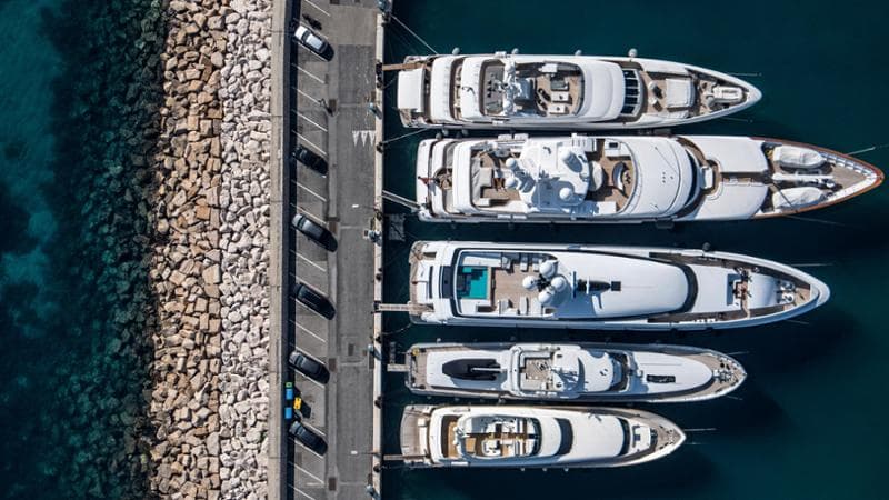 Alcuni yacht ormeggiati. Per Zucman la ricchezza dei miliardari francesi è cresciuta in media del 10 per cento l’anno negli ultimi 40 anni. EXTREME-PHOTOGRAPHER / getty images