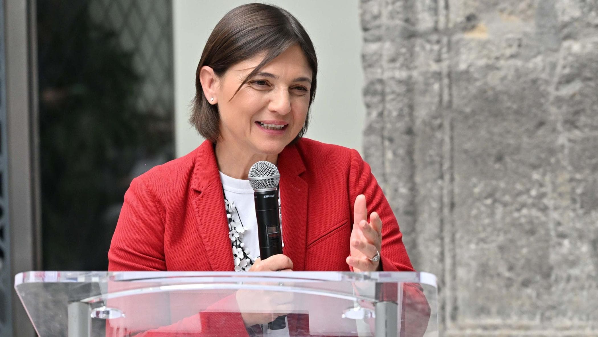 Premio per i rimpatri, Serracchiani: “La destra ha perso ogni freno, l’obiettivo è la remigrazione”