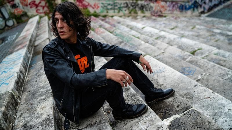 Motta: “Non ho nostalgia dei vent’anni. Non andavo di moda allora e non vado di moda neanche oggi”