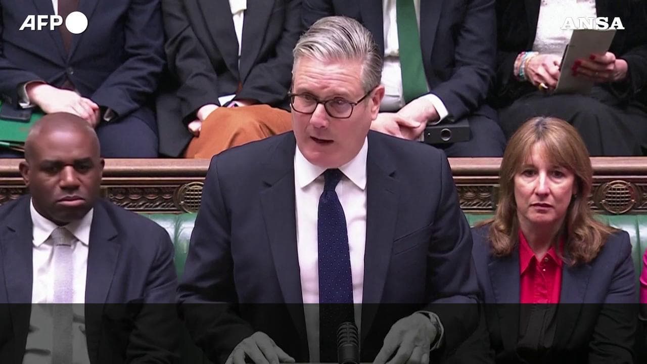 Caso Epstein, Starmer alla Camera dei Comuni: "Chiedo scusa, non avrei dovuto nominare Mandelson"