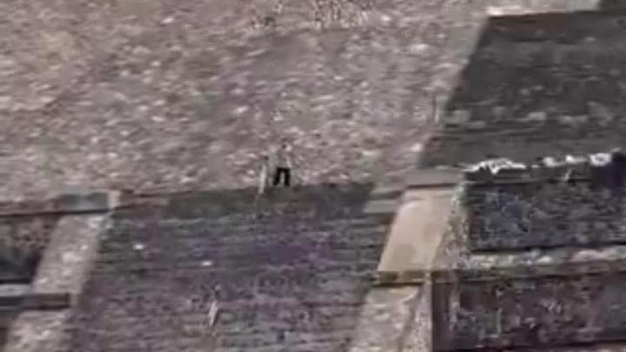 Messico, uomo spara dalla Piramide della Luna a Teotihuacan: uccisa turista canadese
