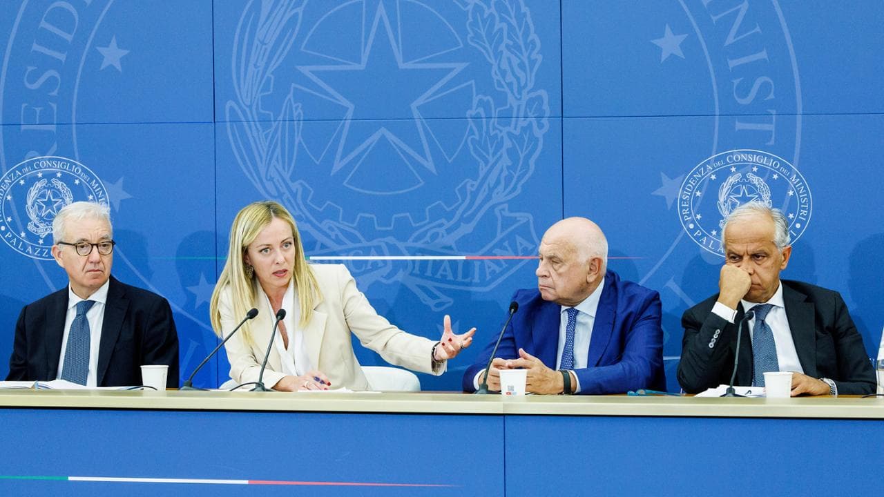 Premio per i rimpatri, salta l’emendamento correttivo. Nuovo pasticcio in maggioranza