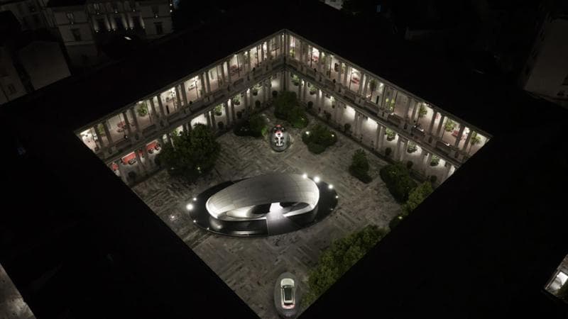 Audi hibrit dönemi RS5 ve R26, Milano Tasarım Haftası'nda sahnede