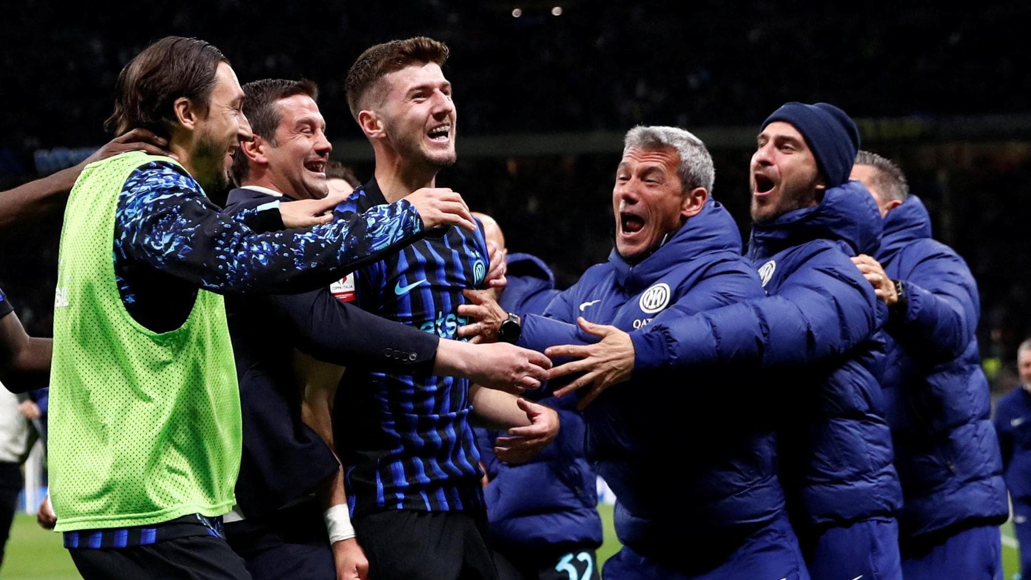 Una notte da pazza Inter: rimonta il Como da 0-2 a 3-2 e va in finale di Coppa Italia