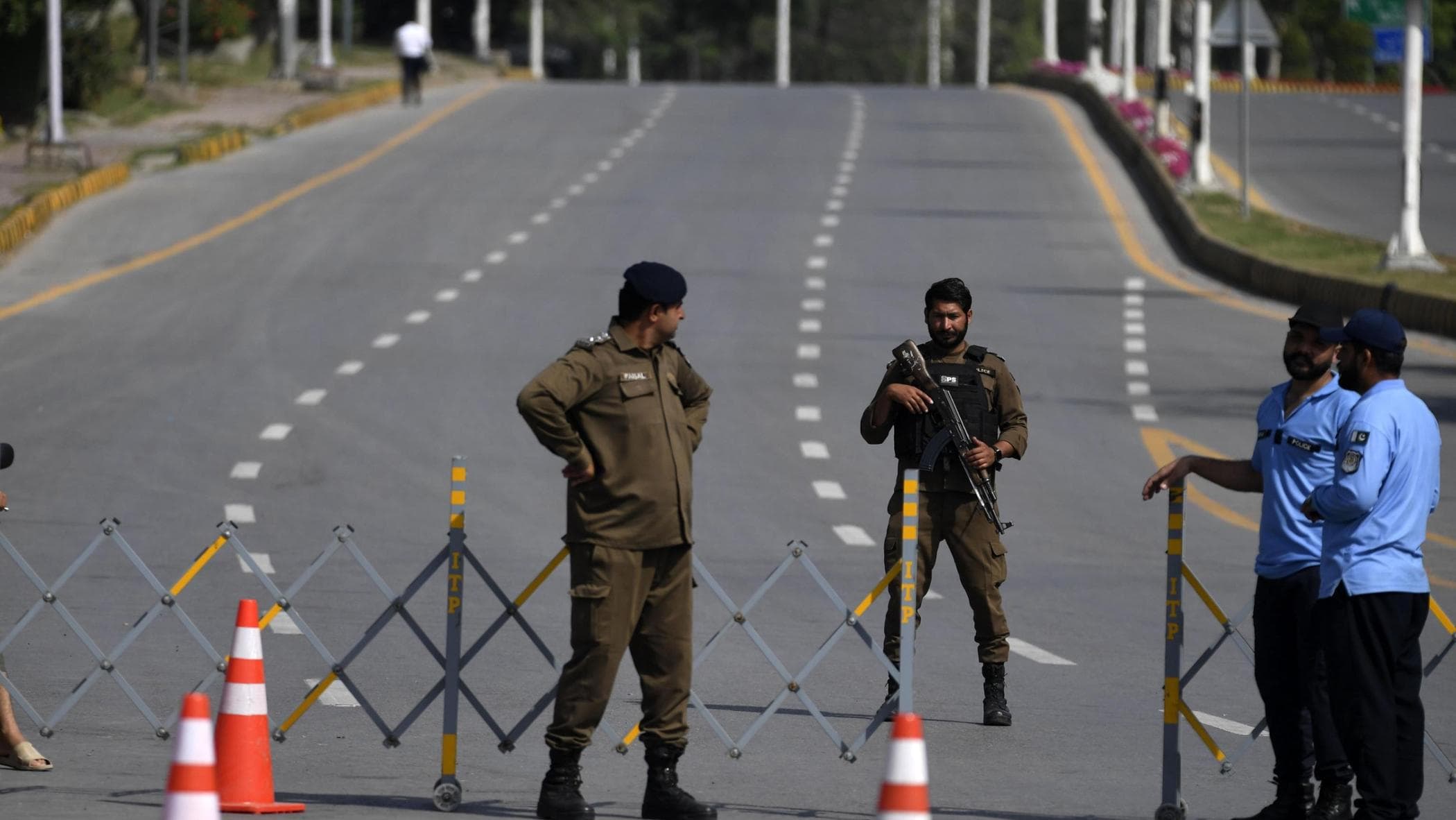 Guerra in Iran, le news di oggi. Trump estende la tregua. Teheran: è una trappola. Vance rinvia il viaggio in Pakistan