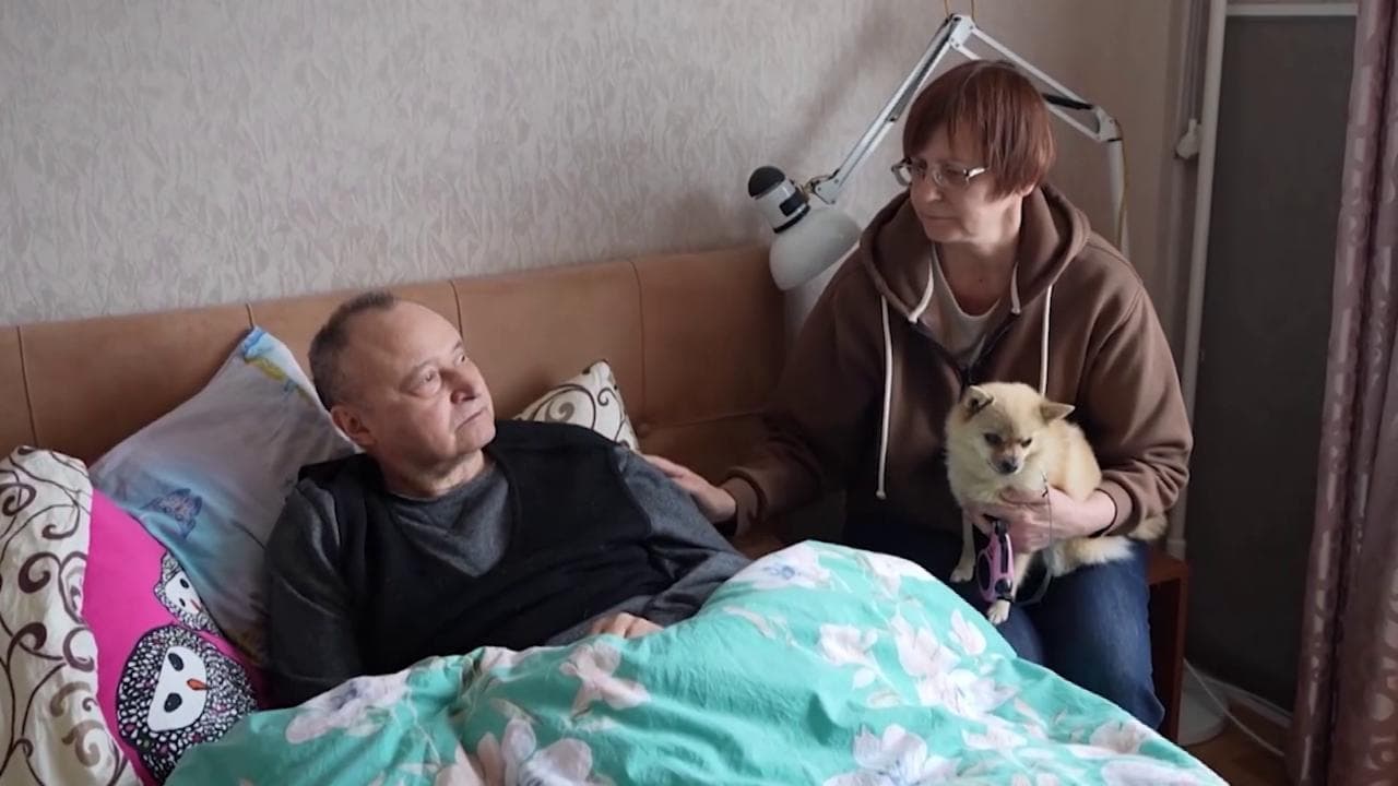 Kiev, la storia di Valentyna e Oleksii: vittime delle radiazioni di Chernobyl e ora dei droni russi