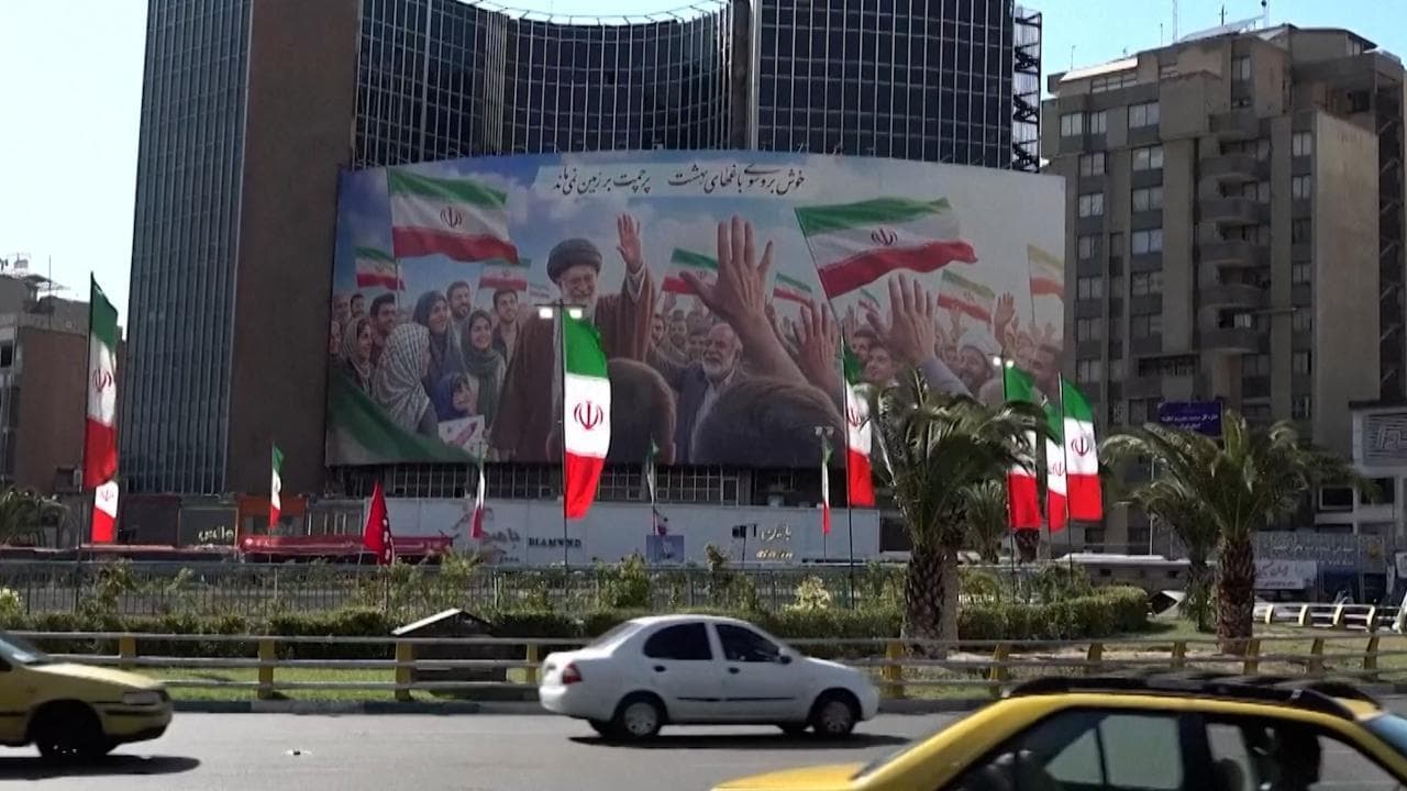 Iran, per le strade di Teheran tra sfiducia e pessimismo: "I negoziati non servono a nulla"