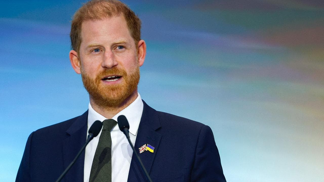 Il principe Harry a Kiev: "L'Ucraina ha guadagnato il rispetto del mondo"