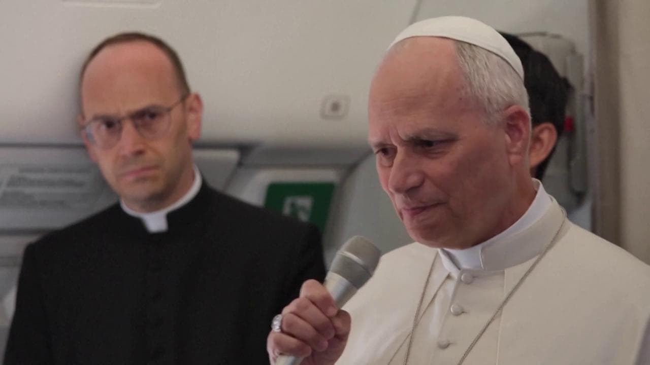 Papa Leone:  "Porto con me foto di un bimbo libanese ucciso. Non posso essere a favore della guerra"