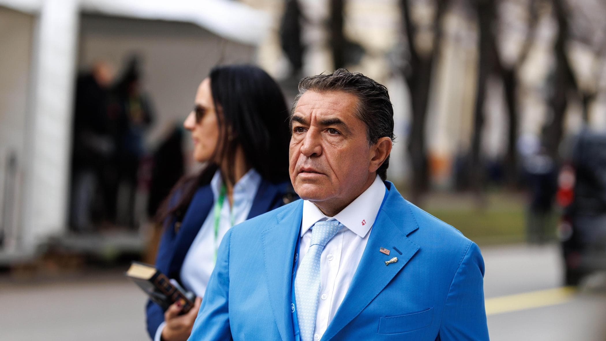 “Coprici le spalle”: l’audio esclusivo di Report rivela il patto tra Zampolli e Melania Trump