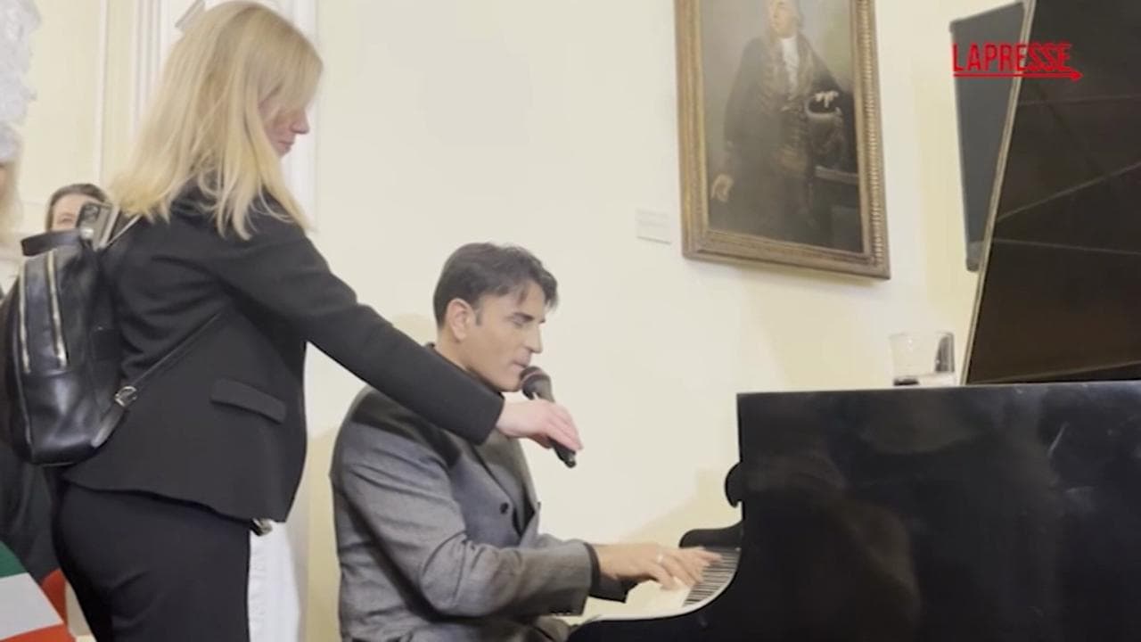 Sal Da Vinci verso l'Eurovision: "Ora è il momento di lottare per la pace"