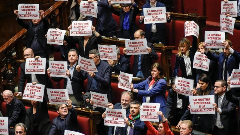 Anteprima: Il via libera tra le polemiche al doppio decreto Sicurezza. Norma riscritta, il Colle fir…