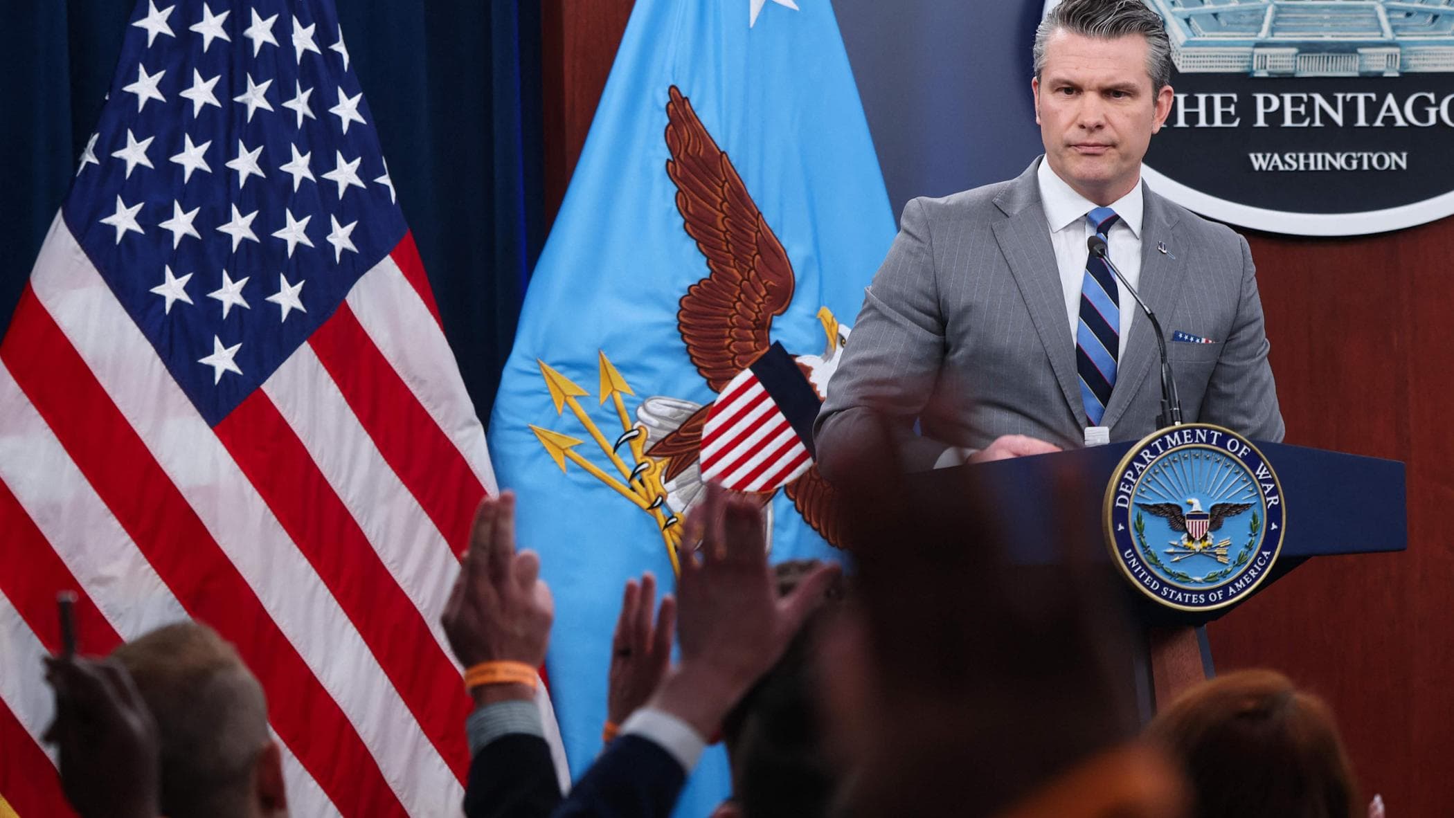 Gli Usa sono a corto di missili, ma minacciano di occupare lo Stretto di Hormuz