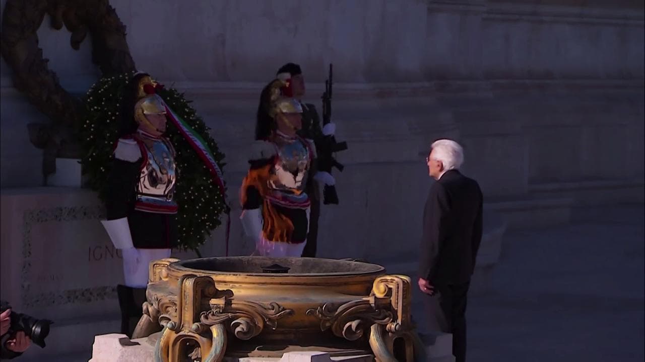 25 aprile, la cerimonia all'Altare della Patria con il presidente Mattarella