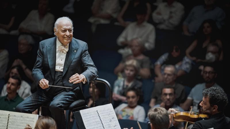 I 90 di Zubin Mehta: “Ho imparato il tedesco con le ragazze. E che buone le lasagne di Sophia Loren”