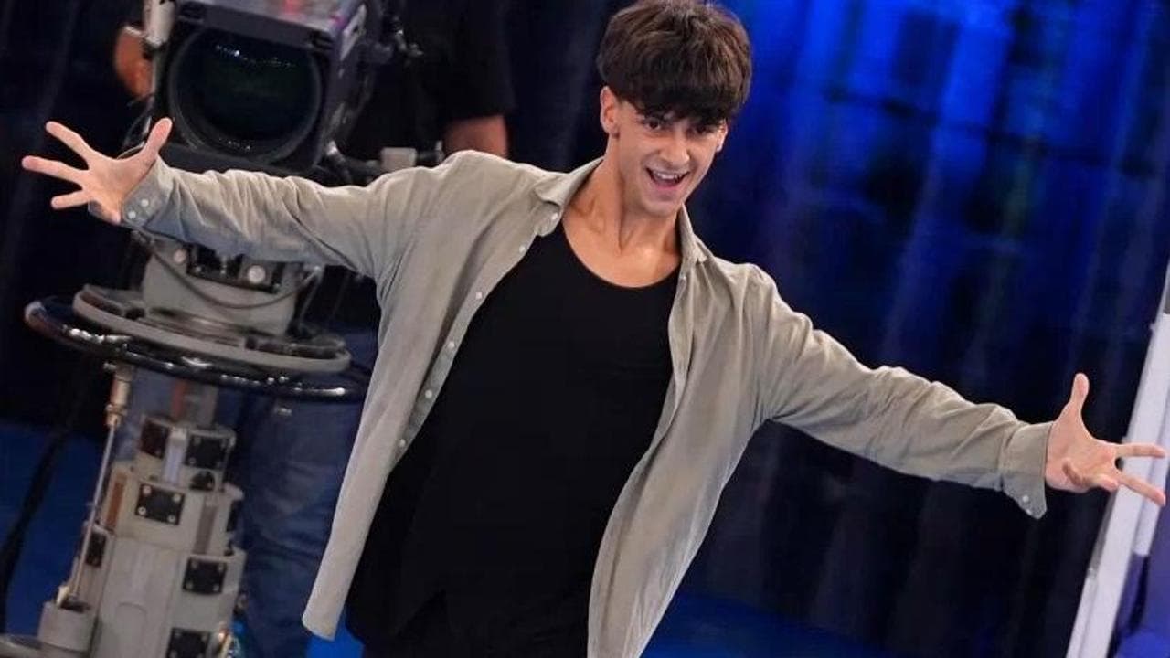 “Amici”, com’è andato il sesto Serale: eliminato Alex e D’Amario va in crisi