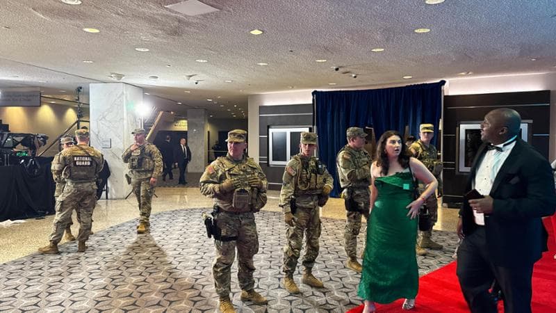 Al tavolo 219 della cena con Trump, cento metri dall’attentatore: gli spari, poi tutti a terra_onecms_1qpul7fyzq304av3ocg