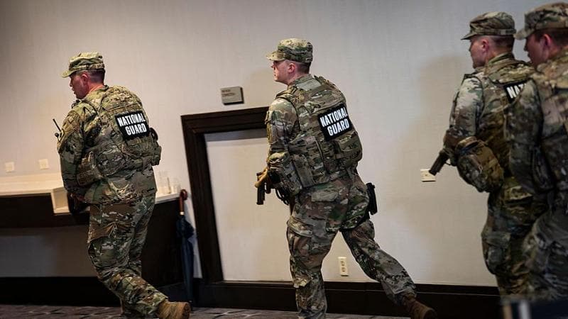 Al tavolo 219 della cena con Trump, cento metri dall’attentatore: gli spari, poi tutti a terra_GettyImages-2272620963