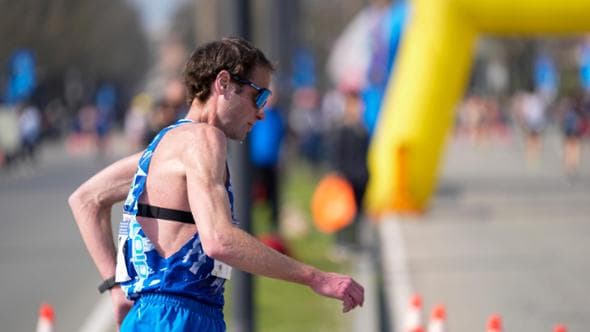 Schwazer, impresa a 41 anni: record italiano nella marcia