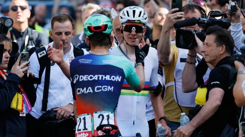 Pogacar e Seixas dopo la gara