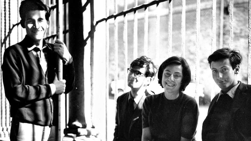 Paolo Rossi (a destra) con altri studenti di Architettura
