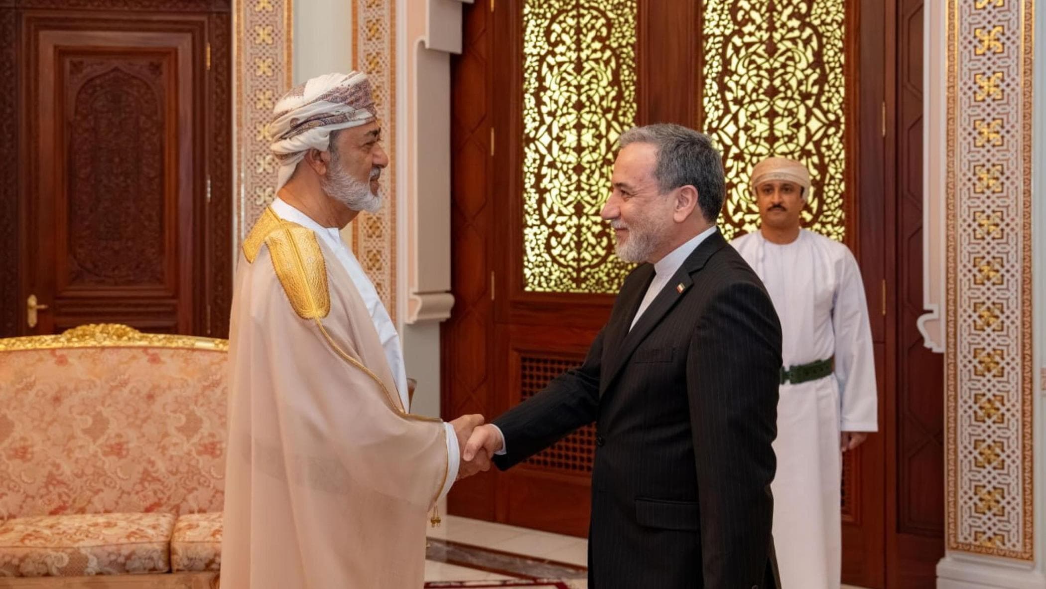 Stallo con l’Iran, gli Usa avvertono: “I pozzi di petrolio esploderanno in tre giorni”