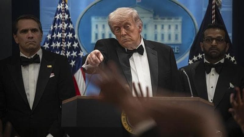 Anteprima: L’accusa di Trump: “Aggressore ispirato dai No Kings”. E si scaglia contro una giornalista
