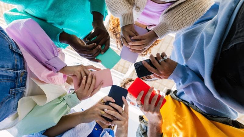 Minori e social, la cattiva lezione