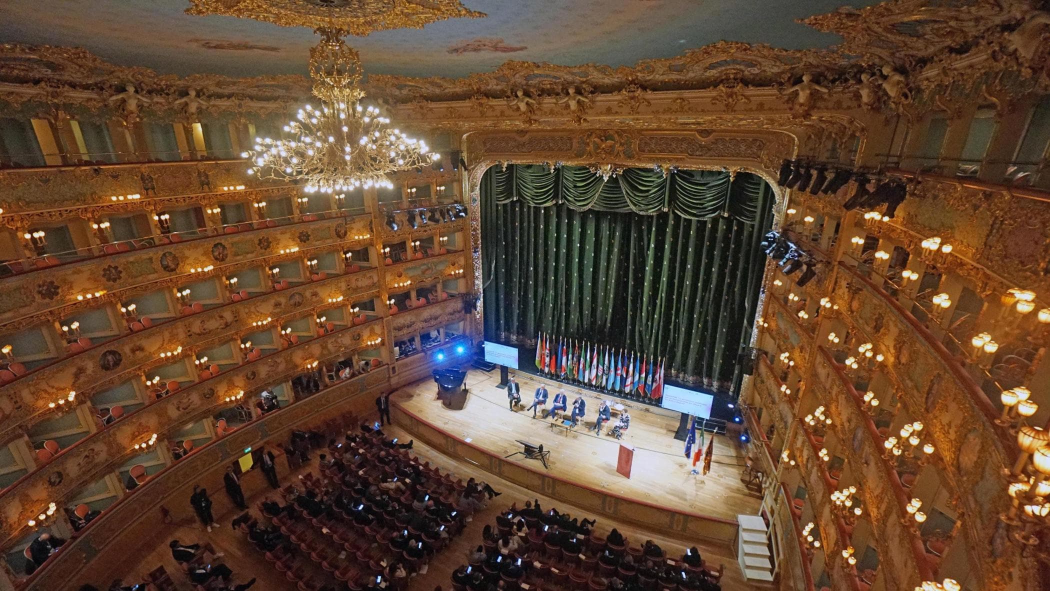 Polemiche e fuoco amico, la destra affonda a Venezia: “Perderanno il Comune”