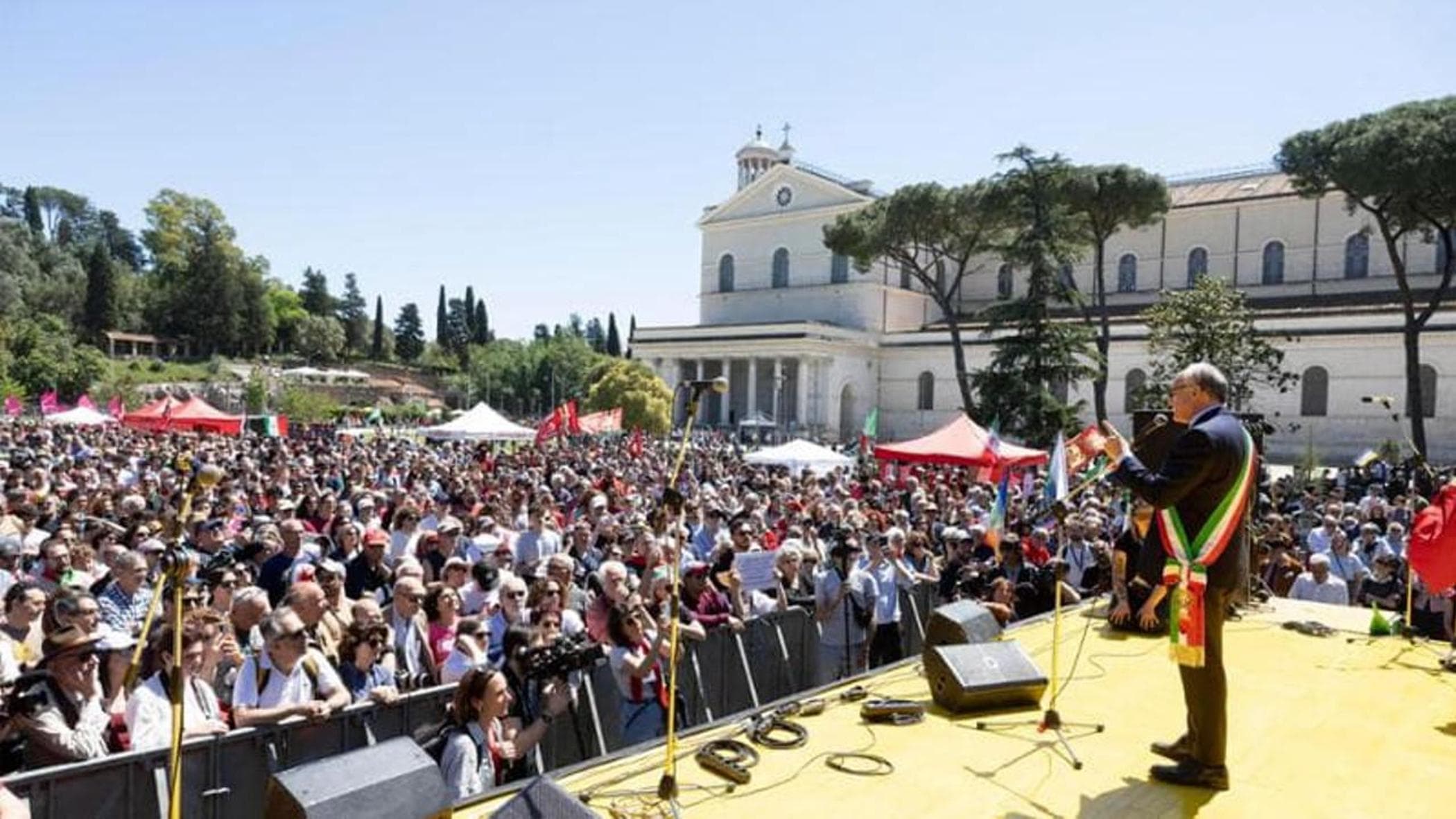 Il complesso di superiorità della sinistra