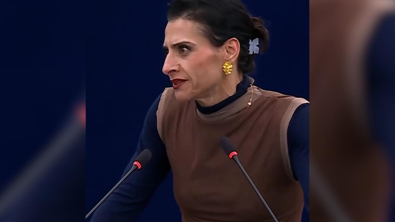 Abir al-Sahlani all'Europarlamento: "Gli uomini controllano i corpi delle donne, siamo stanche"
